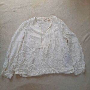Levi's V-Necked Blouse Size M